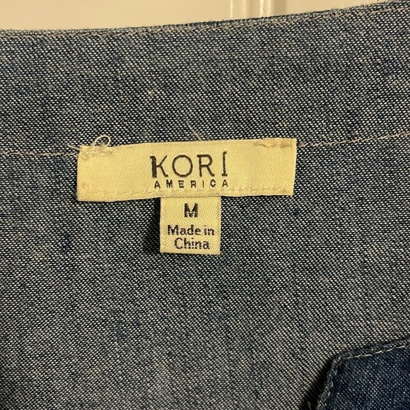 Women’s size medium KORI AMERICA long Bell sleeve denim top V-neck. Side lace - Picture 2 of 9